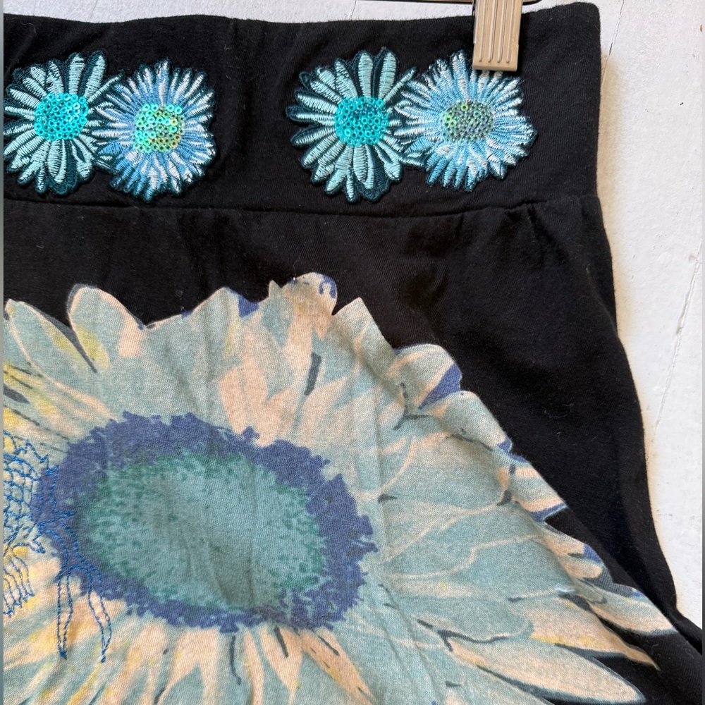 Desigual Floral Embroidered Black Skirt With Flowered Print